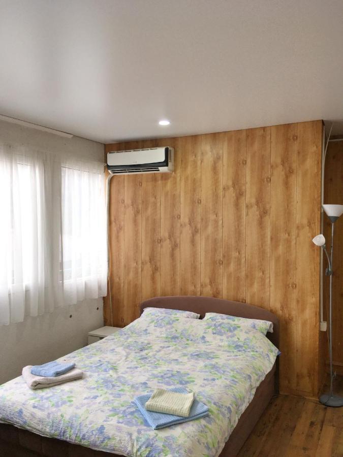 מלון בלגרד Splav Guest Hause Gusar מראה חיצוני תמונה